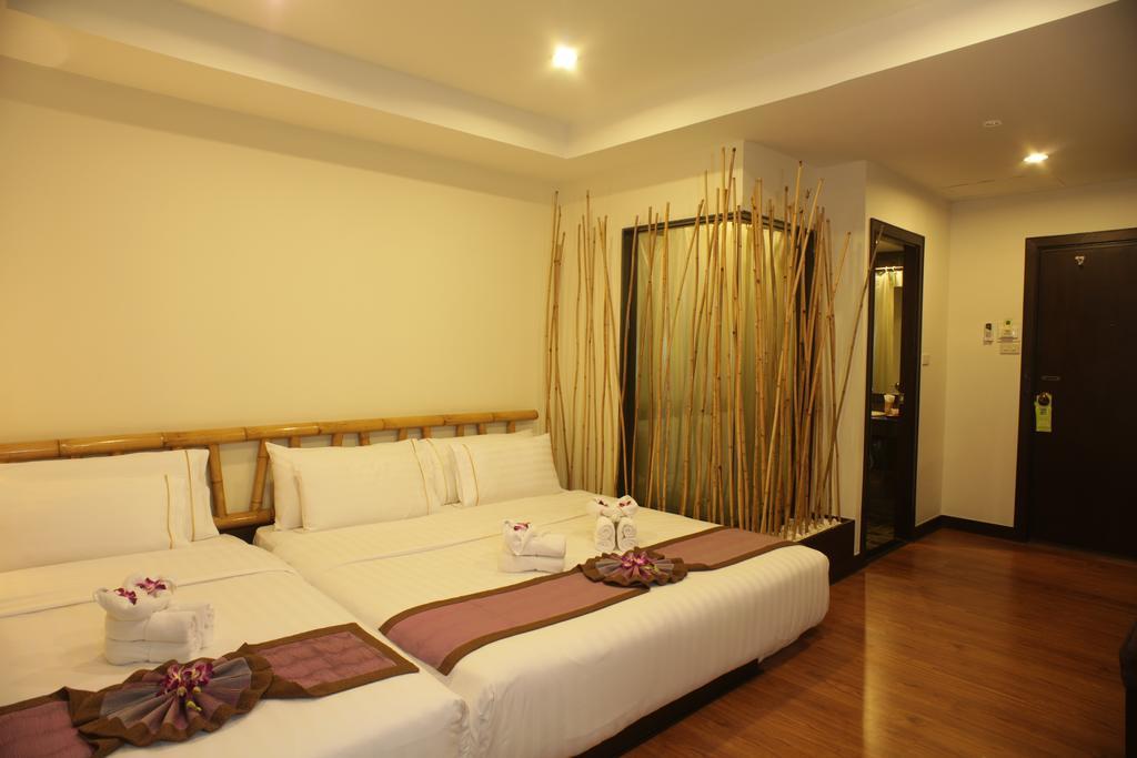 Bamboo House Phuket Hotel Karon Exterior photo